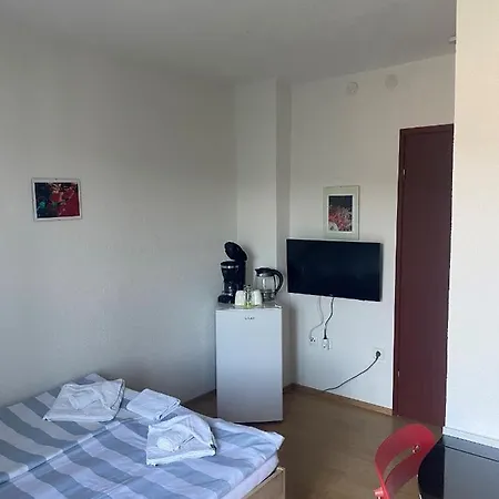 Villa Una Apartments ラビン