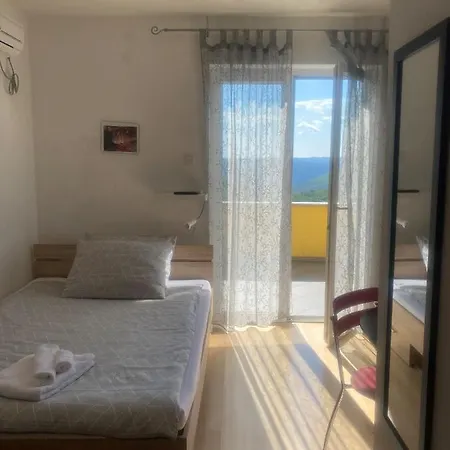Villa Una Apartments アパート ラビン