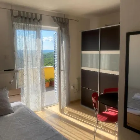 アパート Villa Una Apartments ラビン
