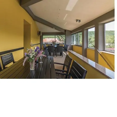 Villa Una Apartments アパート