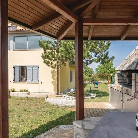 Villa Una Apartments *