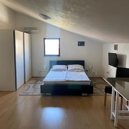 Villa Una Apartments