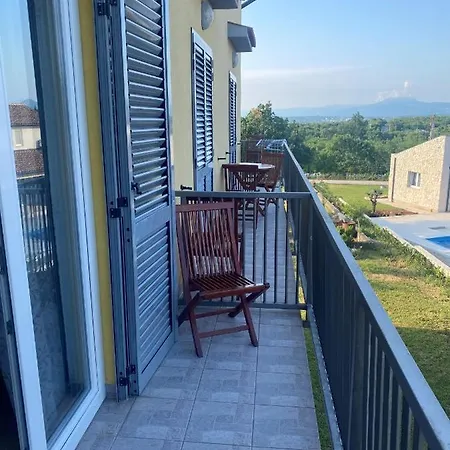 Villa Una Apartments * 拉宾